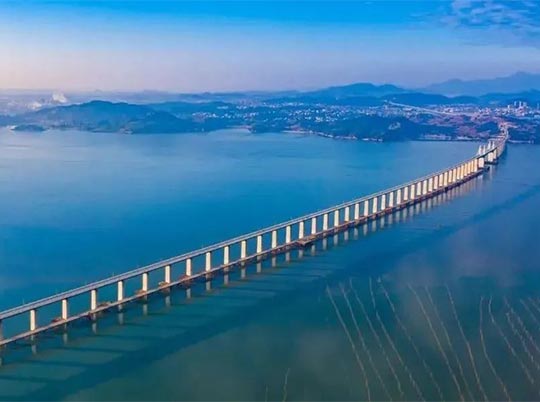 中國(guó)首條跨海高鐵開始鋪軌！高質(zhì)量砂石骨料助力高鐵建設(shè)
